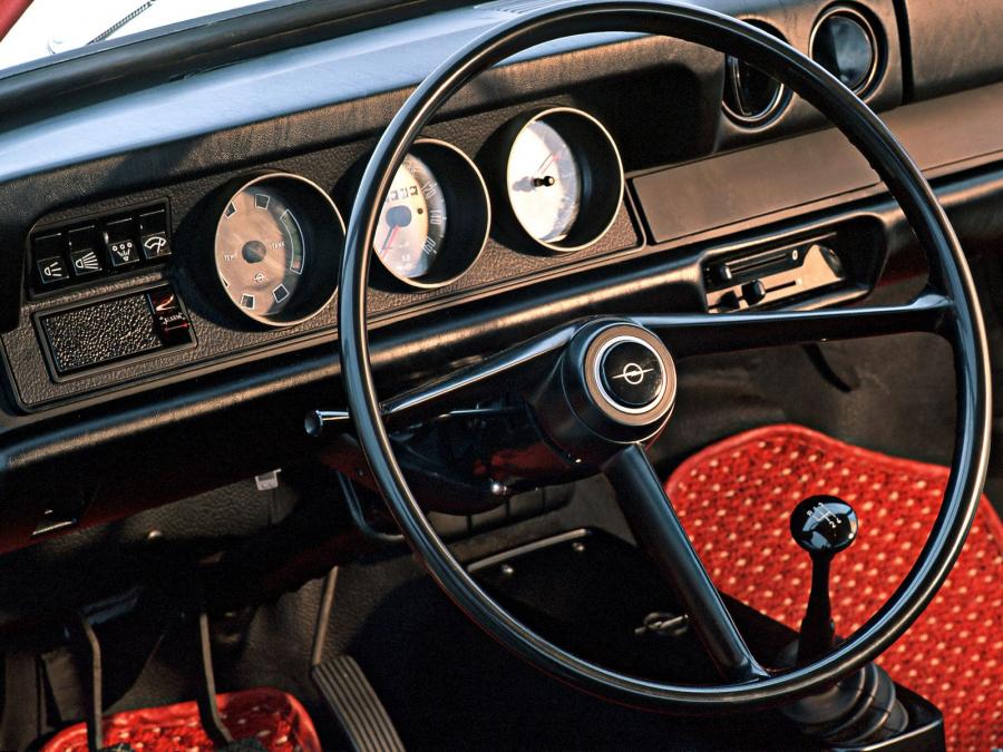 Панель приборов Opel Kadett 4-Door Sedan (B) 1965 года  (фото 3 из 13)